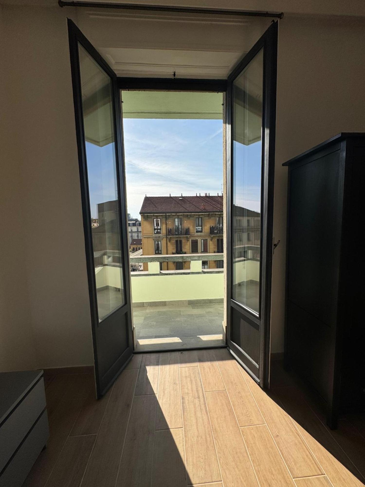 New Apartment With Balcony, Isola Bosco Verticale มิลาน ภายนอก รูปภาพ