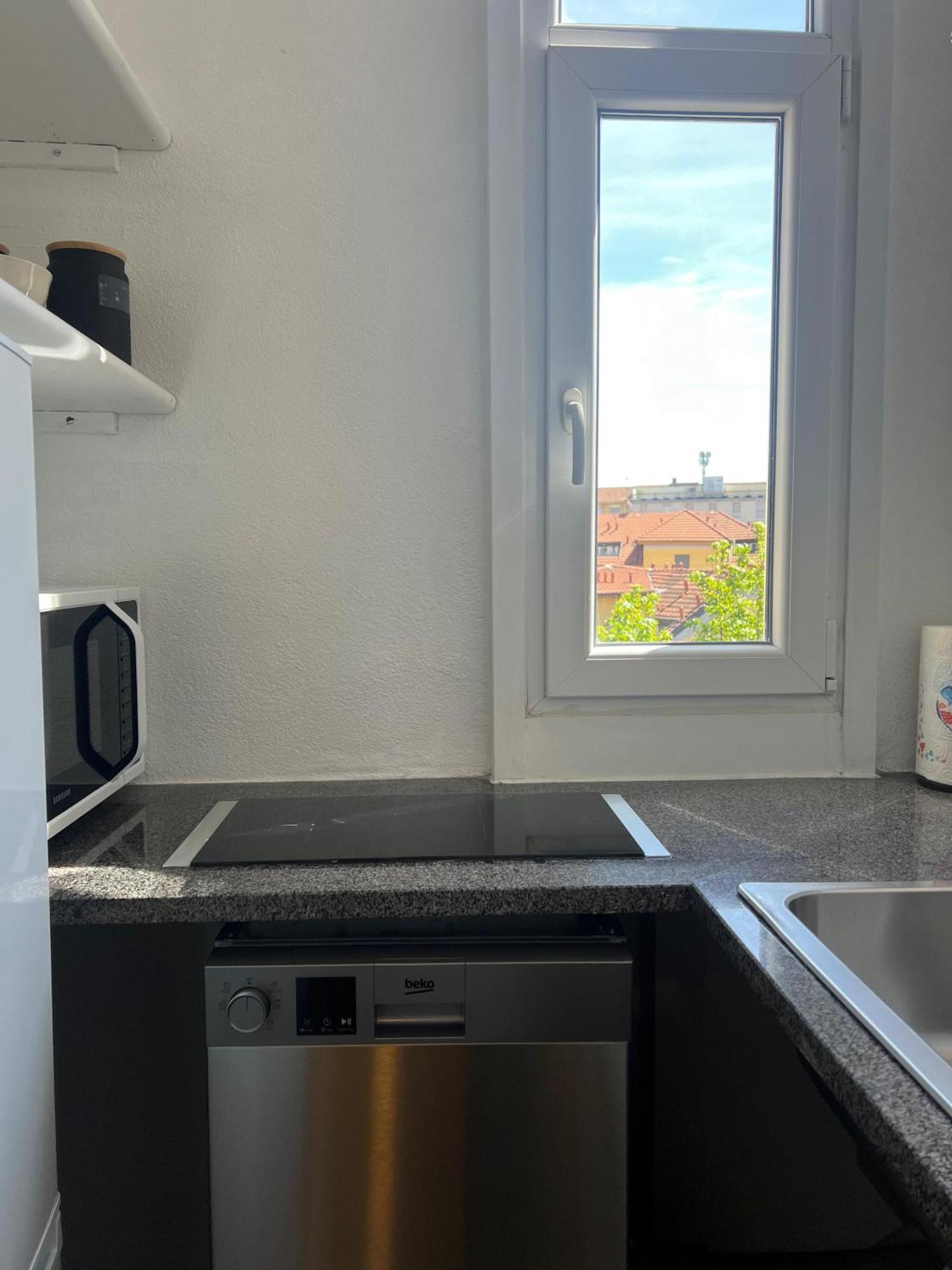 New Apartment With Balcony, Isola Bosco Verticale มิลาน ภายนอก รูปภาพ
