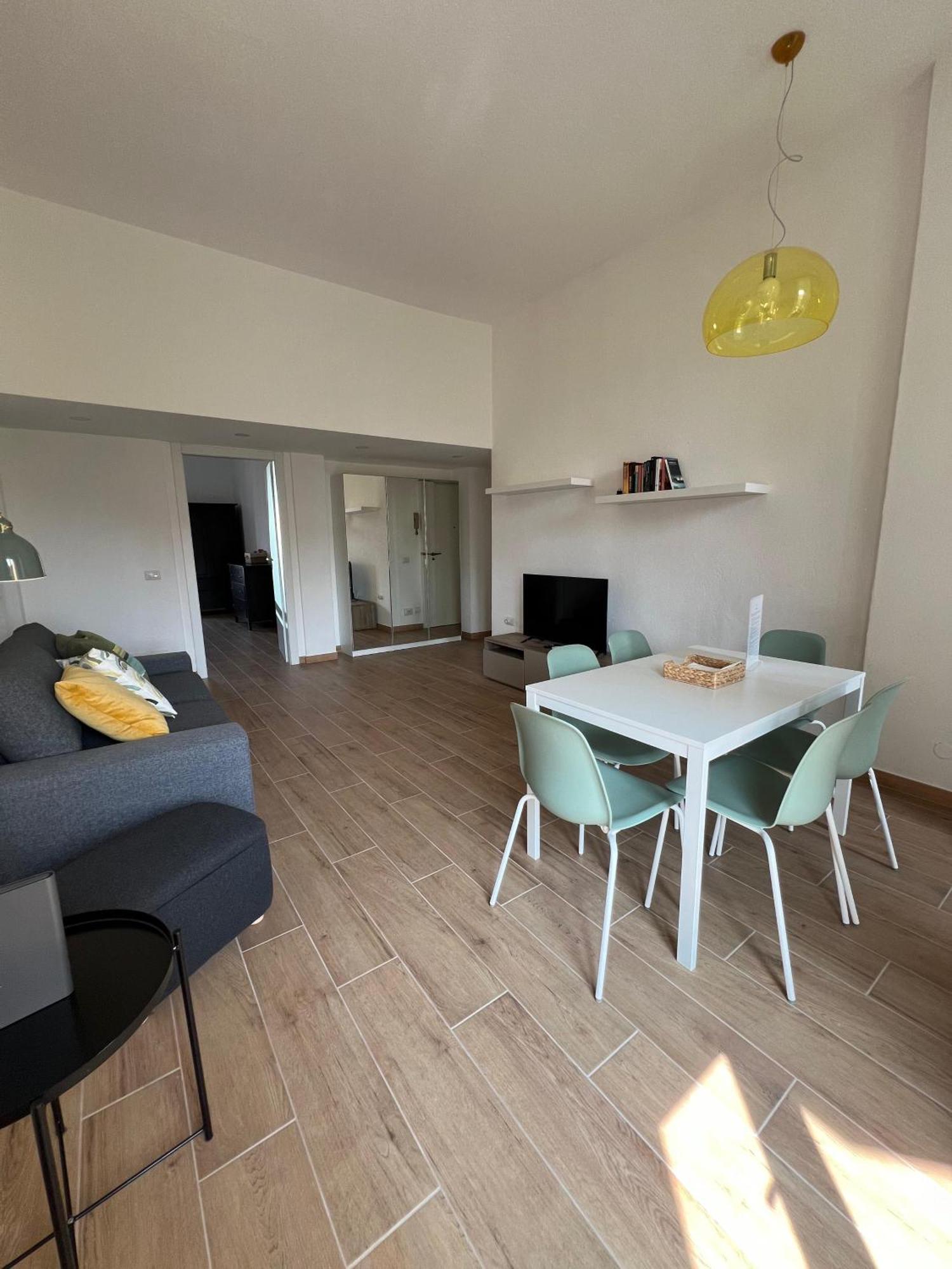 New Apartment With Balcony, Isola Bosco Verticale มิลาน ภายนอก รูปภาพ