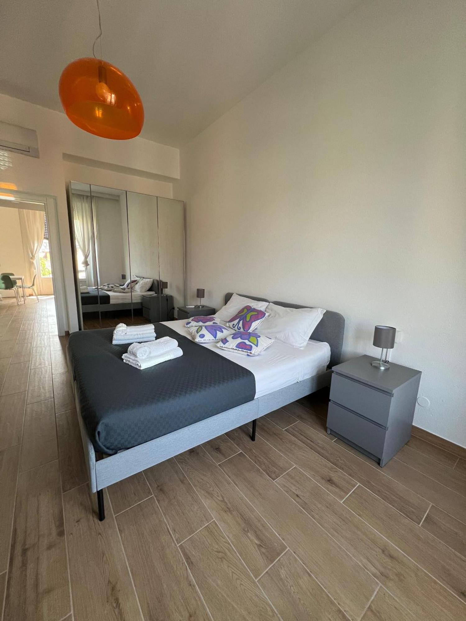 New Apartment With Balcony, Isola Bosco Verticale มิลาน ภายนอก รูปภาพ